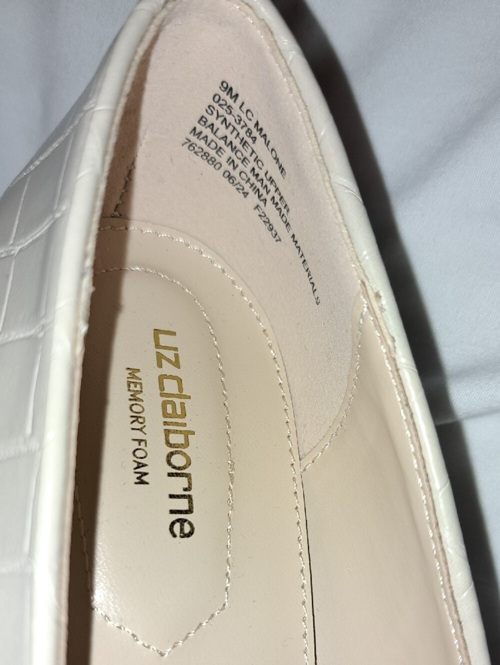 Liz Claiborne Cream Croc-Embossed Block Heel Loafers with Gold Hardware - Picture 4 of 7